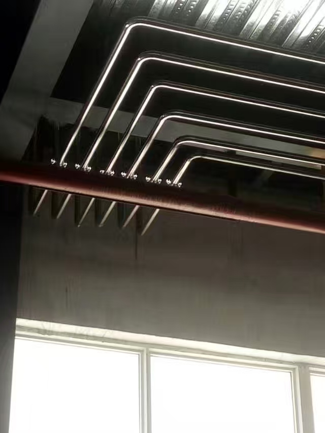 ������˹��ҩ�½�С�����������ྻ���չܵ���װ����